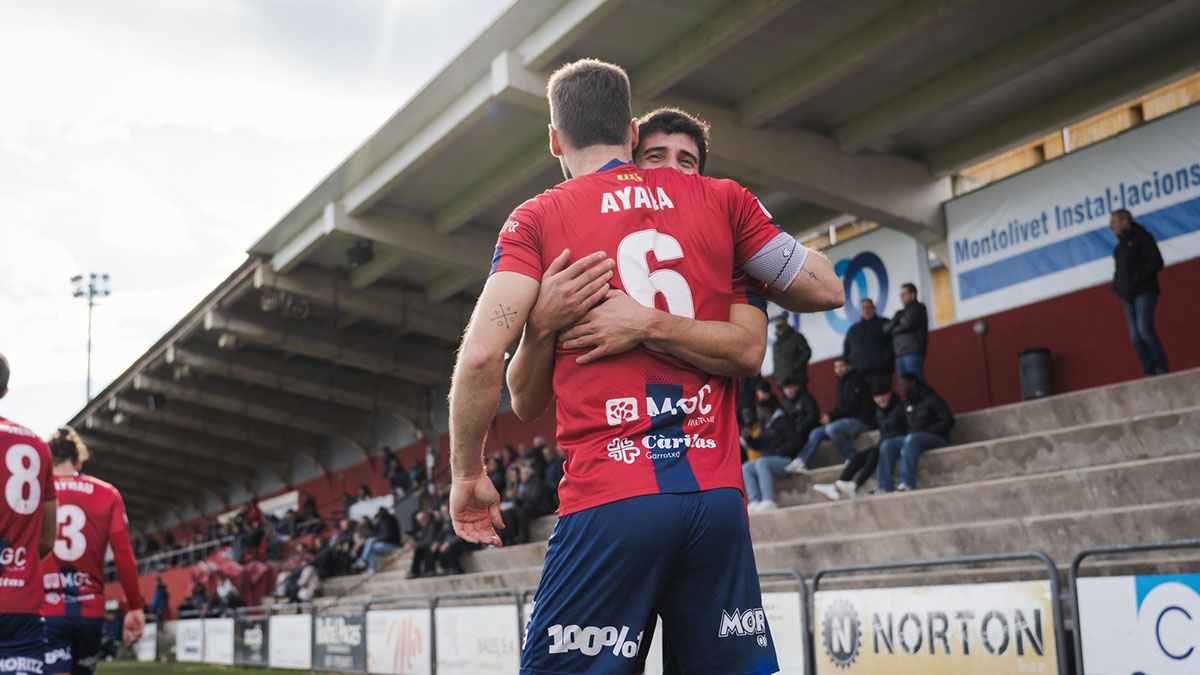 أنا أشجع برشلونة.. لاعب ريال مدريد يصدم جماهير النادي