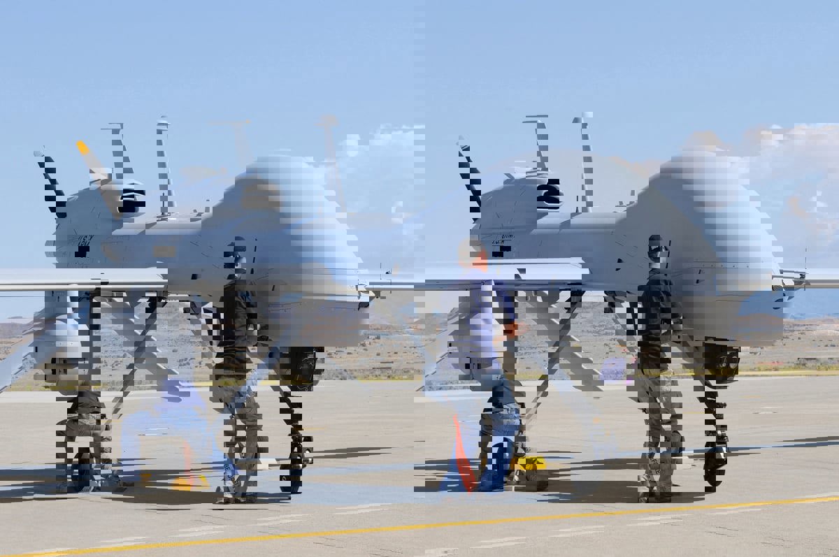 قائد بالناتو: الأجواء أصبحت خارج السيطرة بوجود "الدرون"