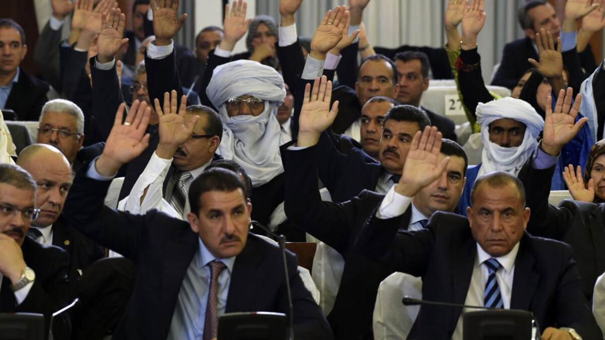 برلمان الجزائر يبدأ إجراءات رفع الحصانة البرلمانية عن أبرز رجال بوتفليقة