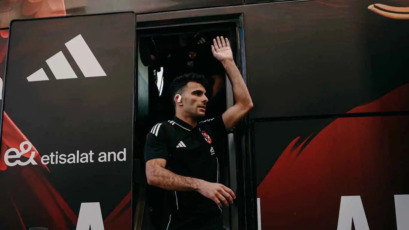 زيزو مهدد بالغياب عن الأهلي المصري أمام الزمالك