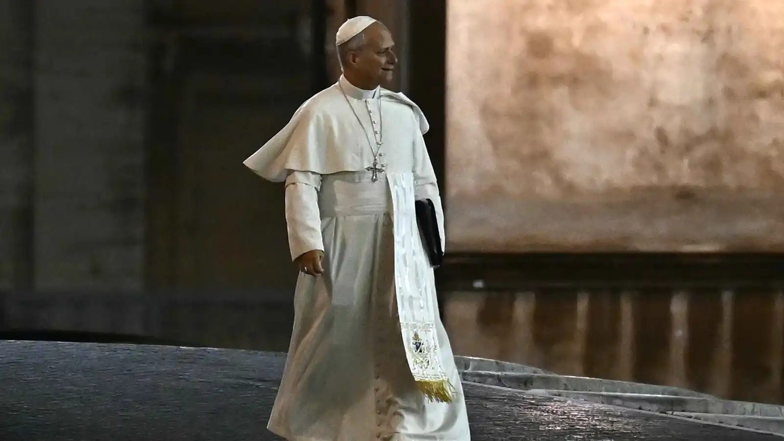 البابا ليو يلتقي بزعيمة المعارضة الفنزويلية في الفاتيكان