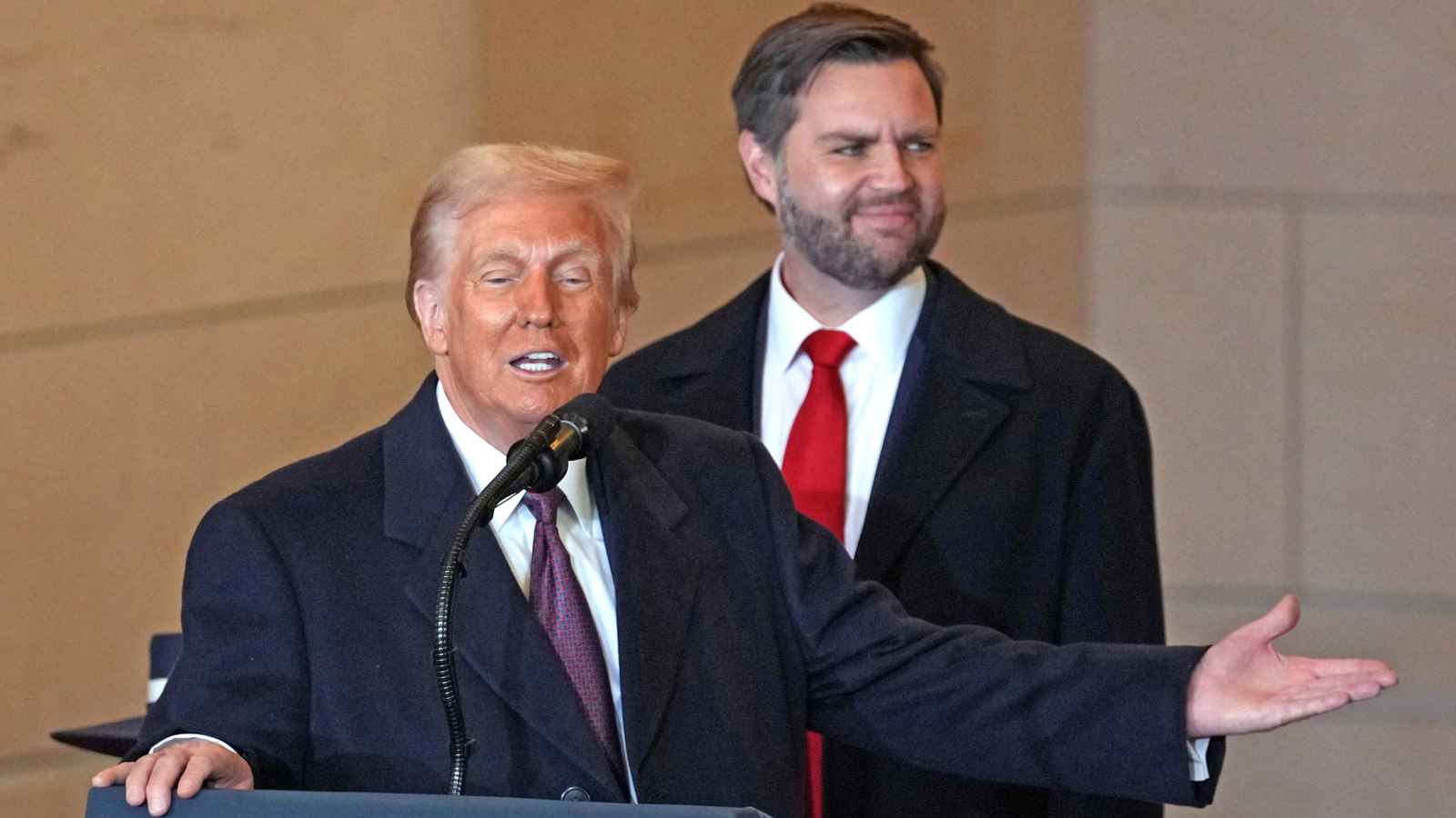 "كيف حال كيم جونغ أون؟".. سؤال ترامب المفاجئ للجنود الأمريكيين