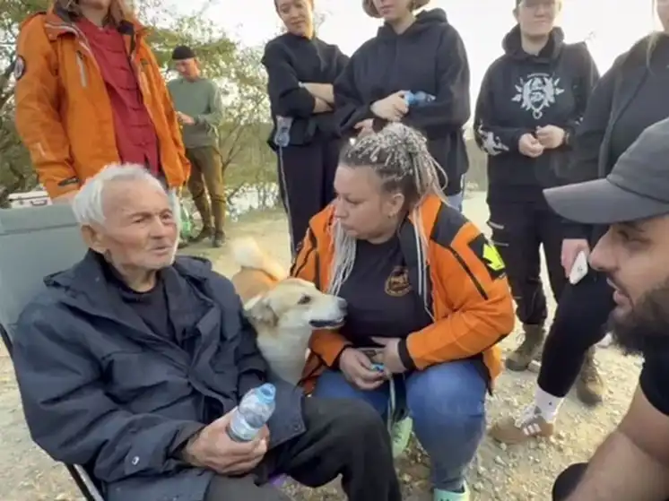 فريق الإنقاذ يعثر على العجوز في الغابة