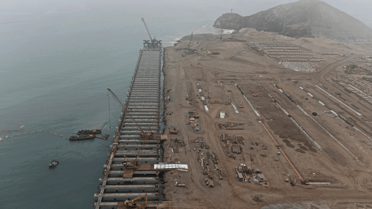 بكين تتحدى نفوذ واشنطن.. قلق أمريكي من ميناء صيني في البيرو