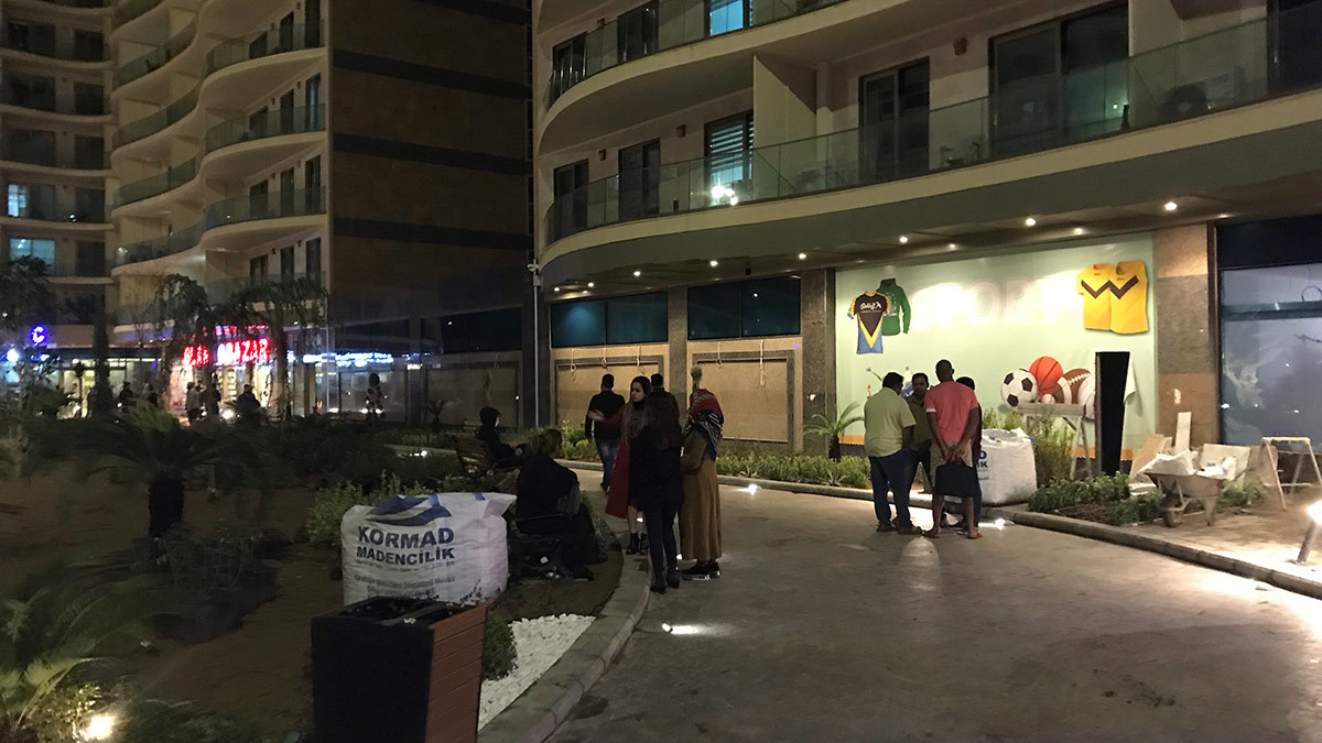 ارتفاع عدد ضحايا زلزال إيران إلى 634 مصابًا