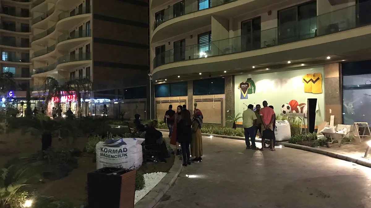 ارتفاع عدد ضحايا زلزال إيران إلى 634 مصابًا