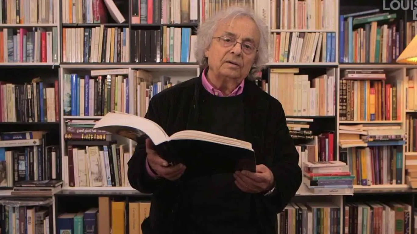 صحفيون أم مسلحون.. ما حقيقة اقتحام منزل أدونيس في ريف جبلة؟