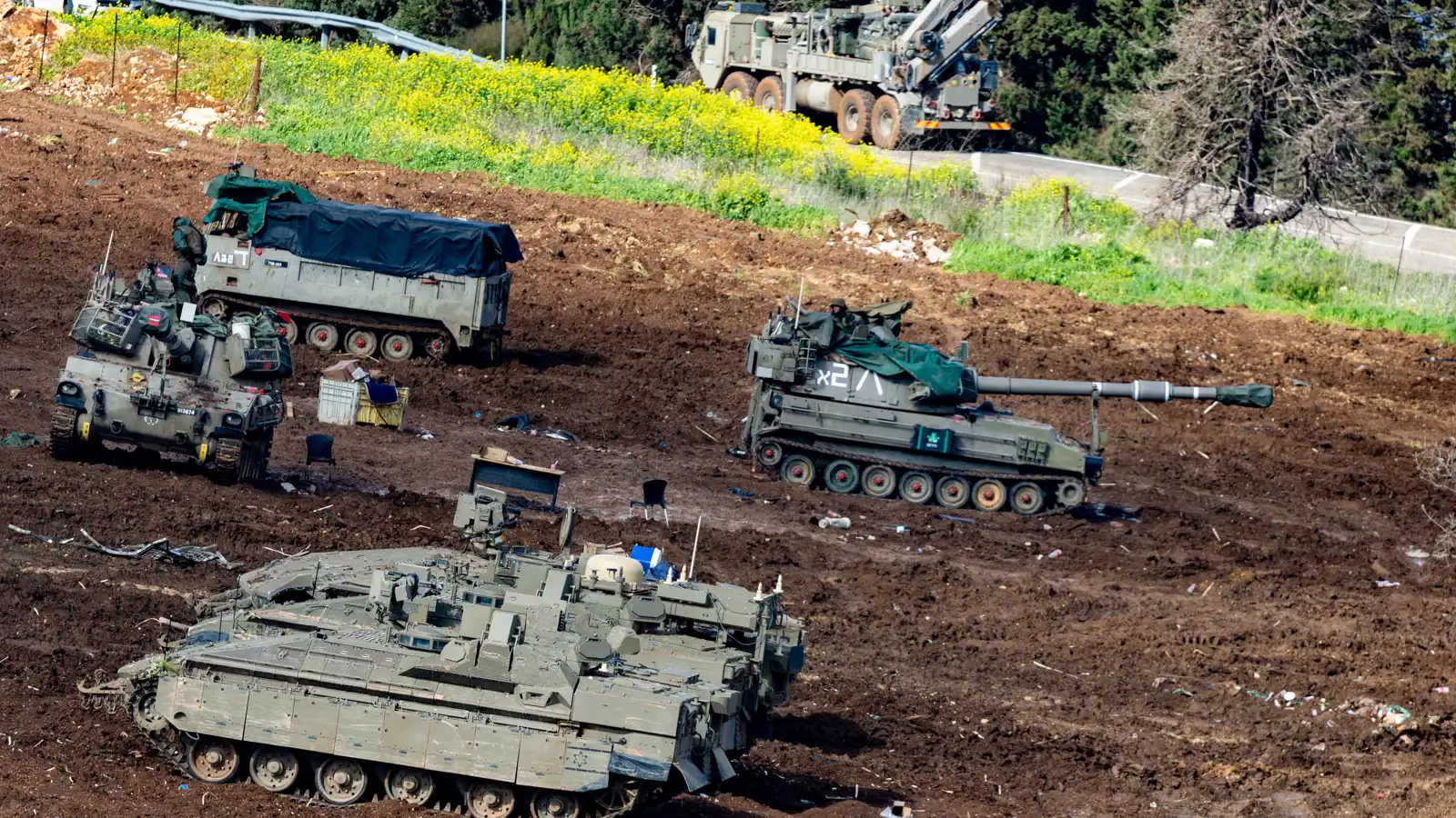 "حزب الله" يعلن استهداف رادار بحري ومواقع عسكرية في إسرائيل