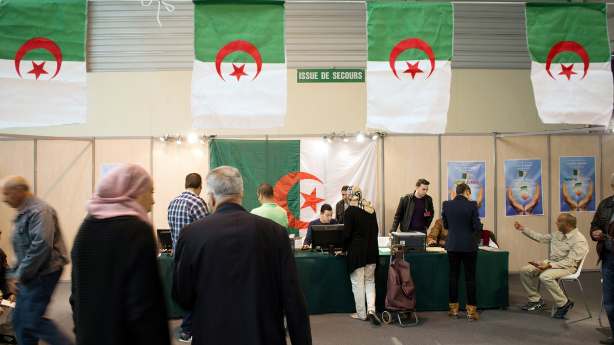 في جولة الإعادة.. الحزب الحاكم يفوز بمقعد تلمسان بمجلس الأمة الجزائري