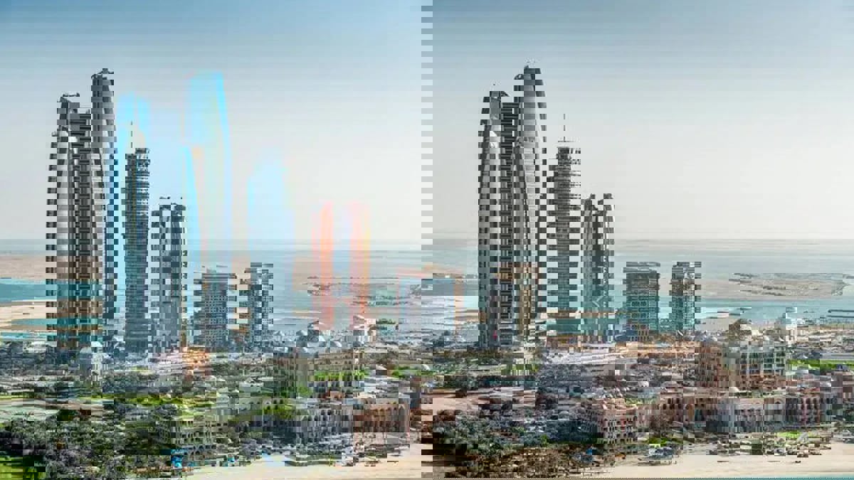 أبوظبي تخفض رسوم تأسيس الأعمال التجارية بنسبة 94%