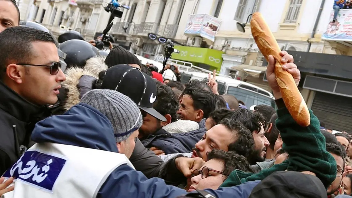 تونسيون يحتجون في عدة مدن للمطالبة بالتشغيل والتنمية‎