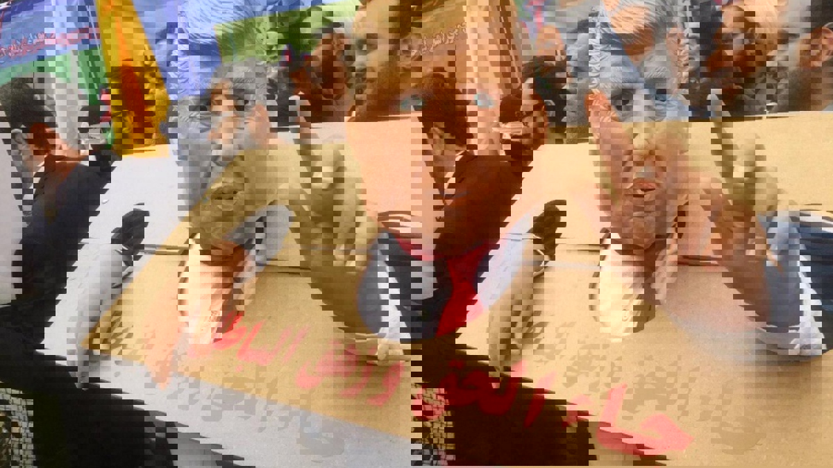 إيران تحيي الذكرى الـ 40 للاستيلاء على السفارة الأمريكية بتظاهرات (فيديو)