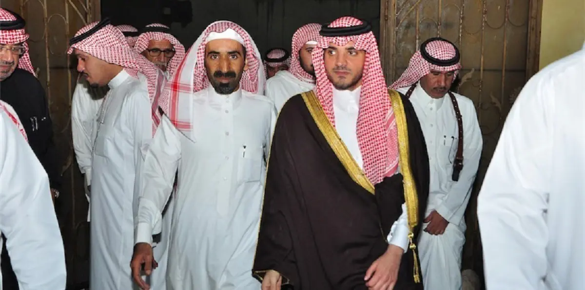 من هو الأمير عبدالعزيز بن سعود بن نايف أصغر وزير داخلية في تاريخ السعودية؟