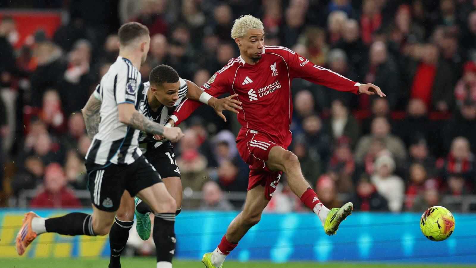 ترتيب هدافي الدوري الإنجليزي بعد ثنائية إيكتيكي أمام نيوكاسل 