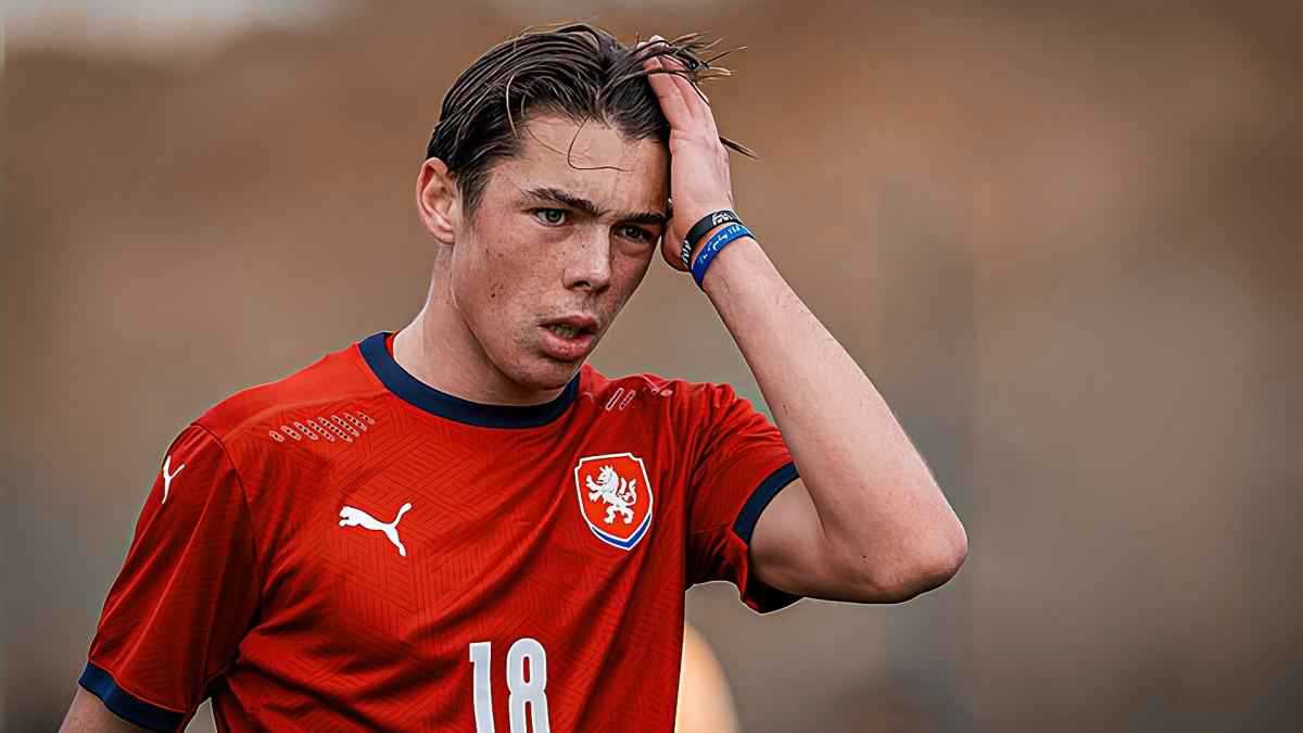 أحرز هاتريك مرتين.. إيطاليا تستعد لنزاع قوي لخطف نجل بوفون من منتخب التشيك