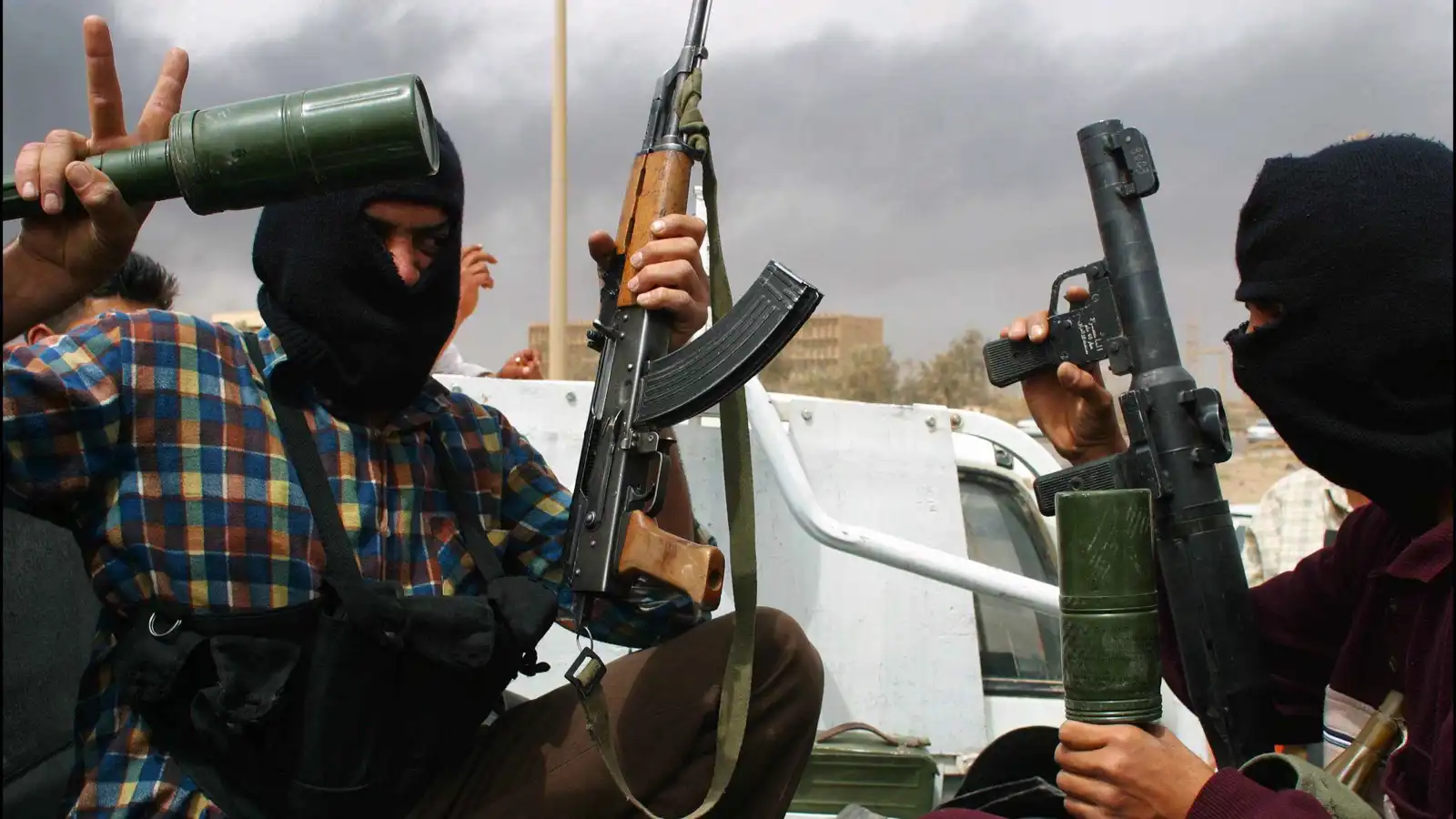 الميليشيات بين الوعود والواقع.. هل تقترب بغداد من حصر السلاح بيد الدولة؟