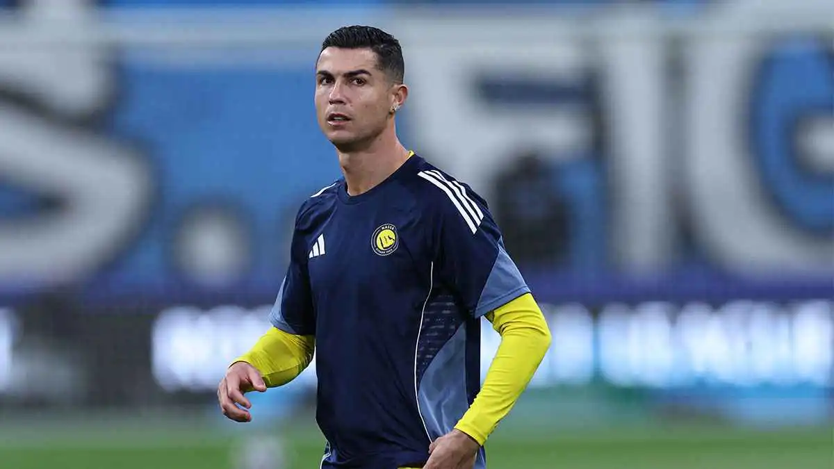 إعلامي إسباني: كريستيانو رونالدو كان يجب أن يعتزل بقميص ريال مدريد