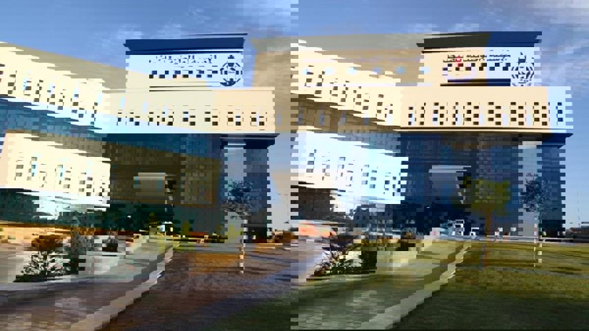 مؤسسة النفط الليبية تخفض إمدادات الوقود لشرق البلاد في ظل معركة طرابلس