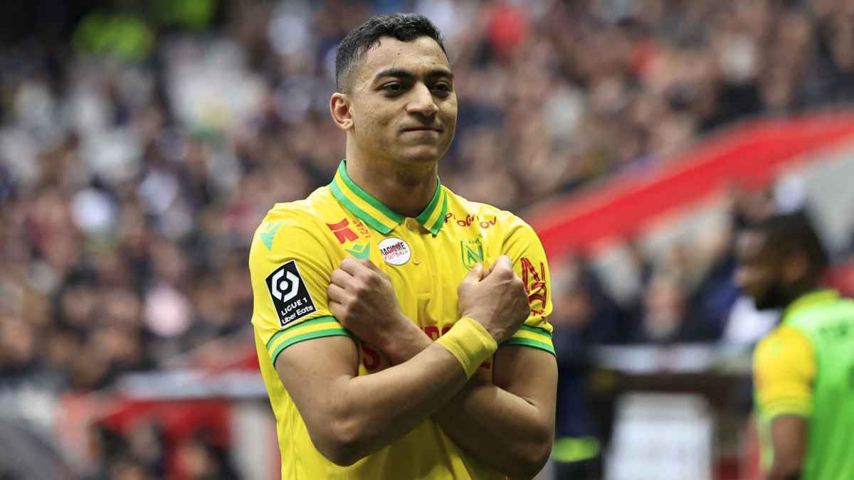 أول تعليق من ممدوح عباس حول انتقال مصطفى محمد إلى الزمالك