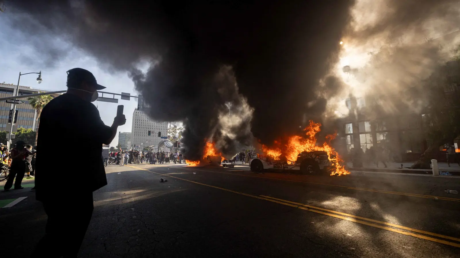 "ترامب هو المشكلة".. حاكم كاليفورنيا  يوجه رسالة إلى "البنتاغون"