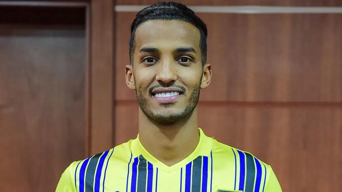 نايف هزازي نجم نادي النصر السعودي السابق يكشف عن التصريح الذي أبعد الأندية عن التعاقد معه (فيديو)