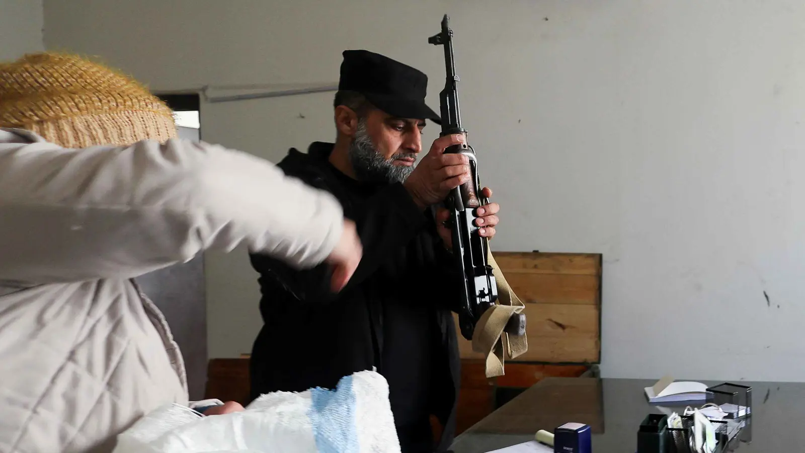 مصدر بالإدارة السورية: "فلول النظام" يعدون خطة للانتقام