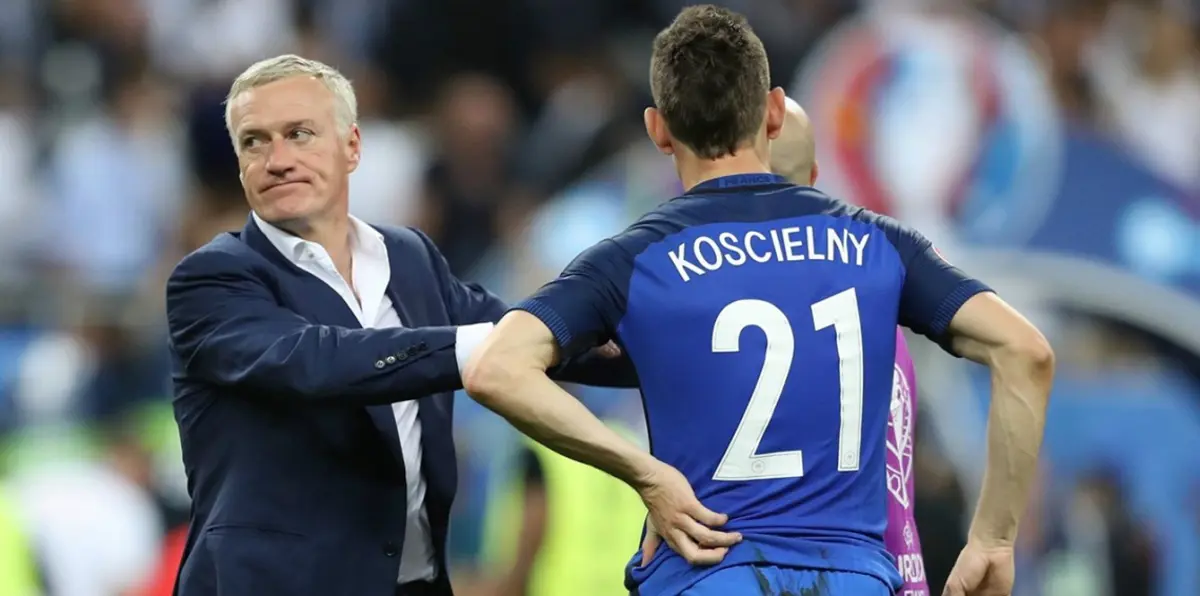 رسميًا..  ‏لوران كوسيلني يعتزل اللعب مع منتخب فرنسا