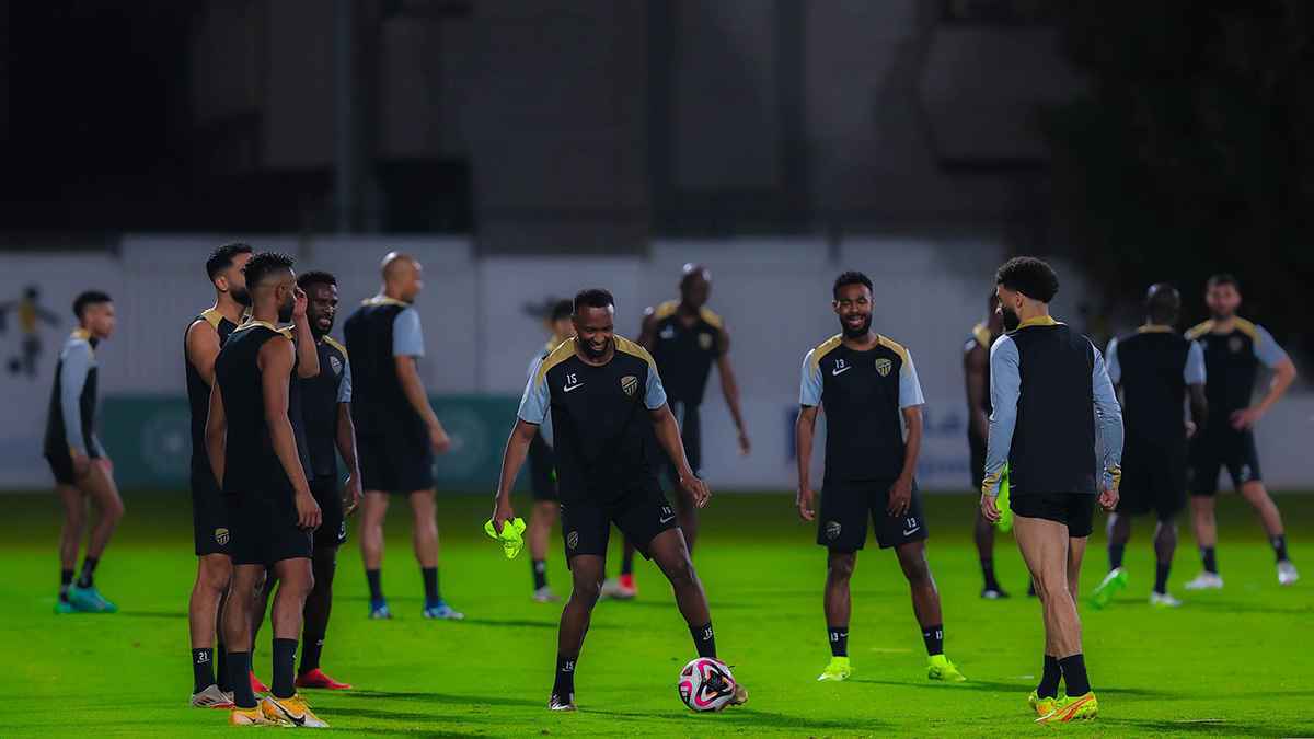 الاتحاد السعودي يجهز "مفاجأة كبيرة" لموقعة الشباب