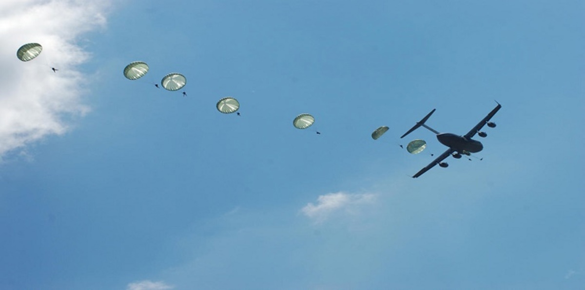 أنباء عن سقوط 40 قتيلا بينهم قيادي بالقاعدة في إنزال جوي أمريكي وسط اليمن