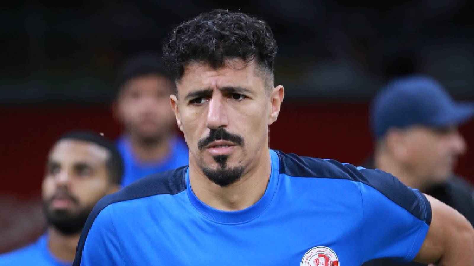 بغداد بونجاح يضع الأهلي المصري في "أزمة رائعة"