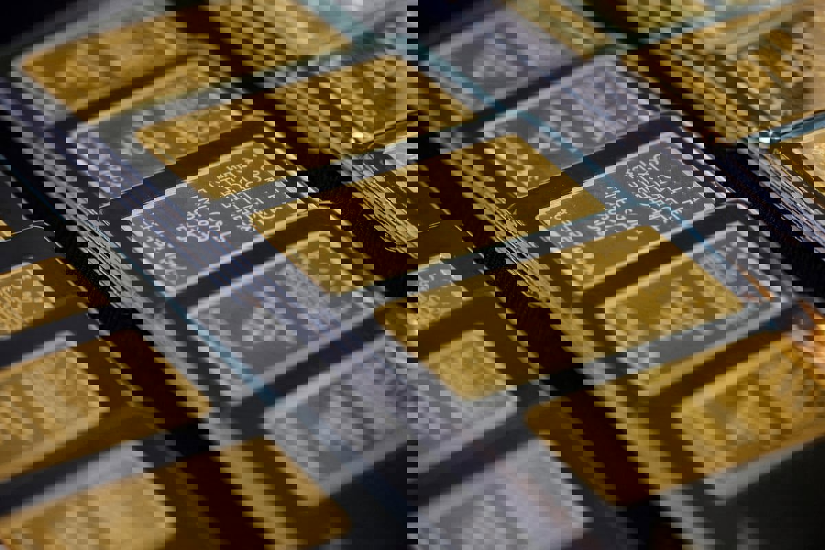 الذهب يرتفع 14% في 2023 بدعم من توقعات خفض الفائدة والطلب على الملاذ الآمن
