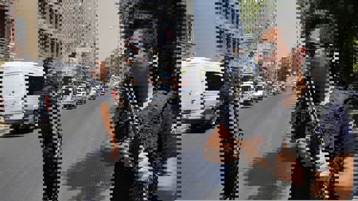 تركيا تطرد 33 لاجئا إيرانيا من القومية الكردية