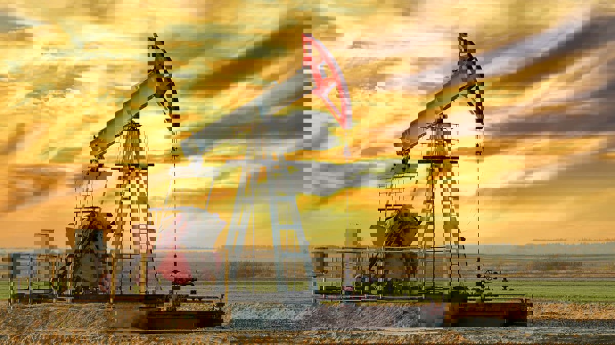 أسعار النفط تنخفض متجاوزة اجتماع أوبك 