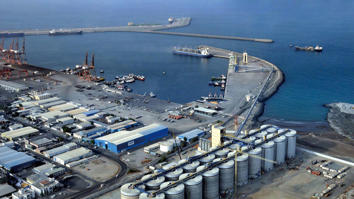 الإمارات: تعرض 4 سفن تجارية لعمليات تخريبية قرب المياه الإقليمية ولا أضرار بشرية