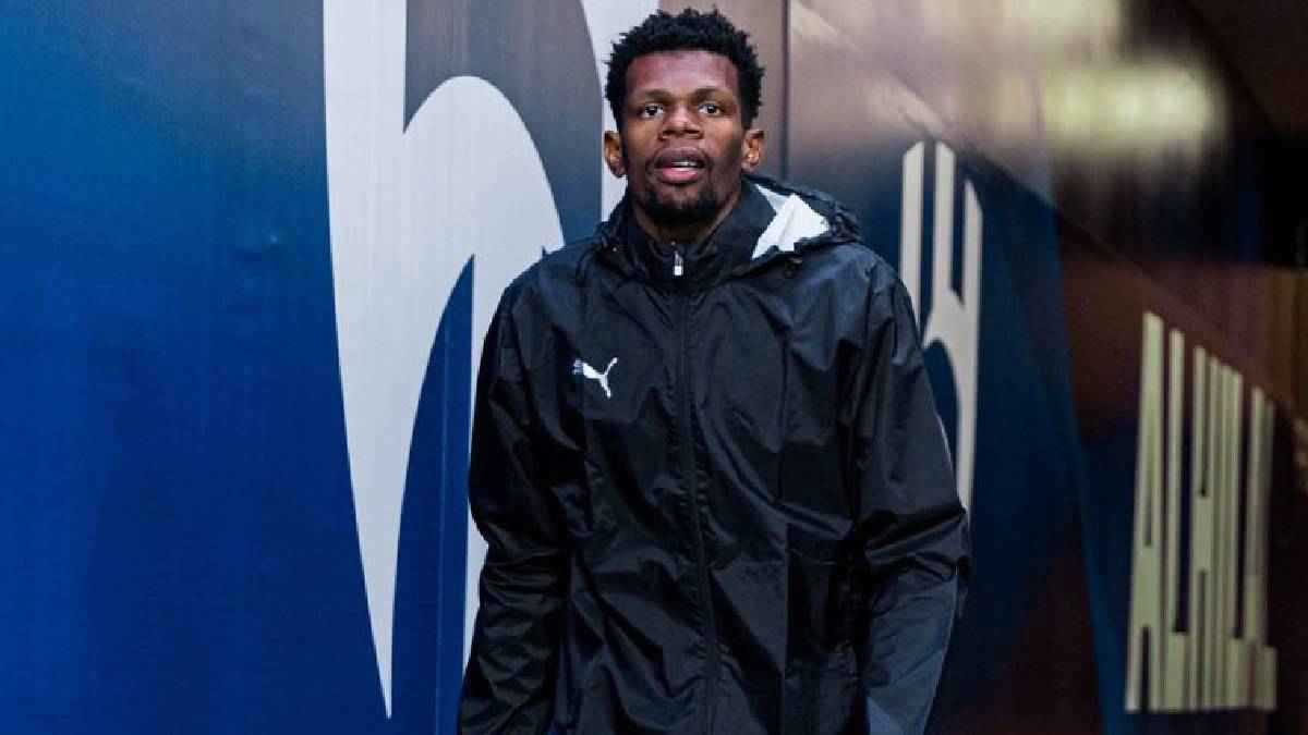 هل يستحق راتبه؟.. وليد الفراج يشن هجوما على محمد الربيعي (فيديو) 