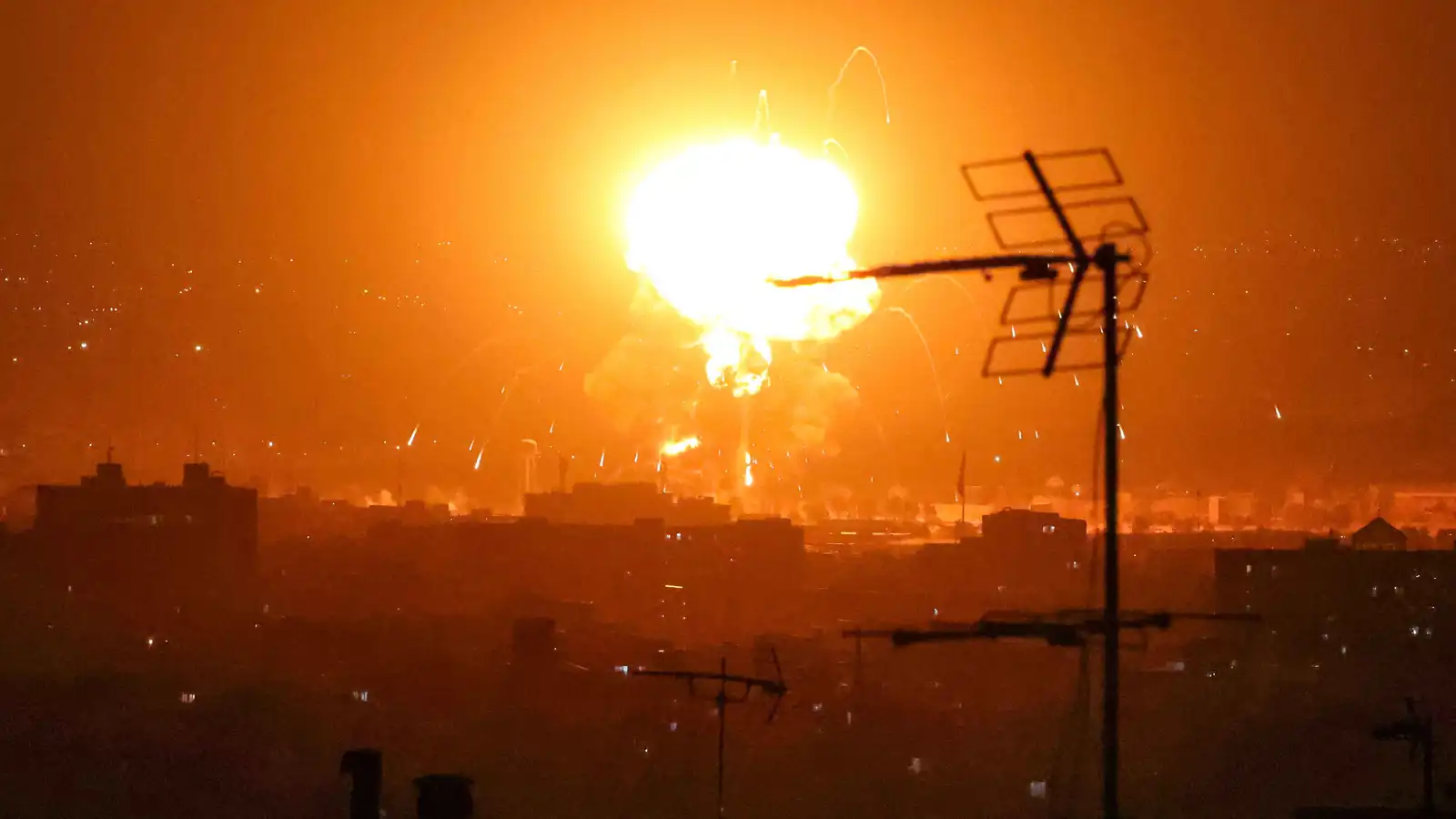 بعد استهداف إيلات.. الجيش الإسرائيلي يهاجم بنى تحتية في طهران