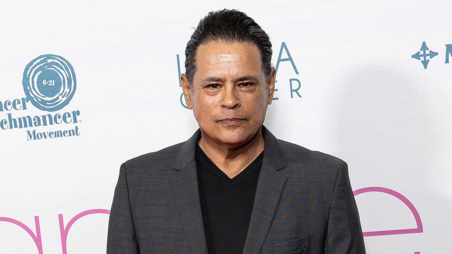 اعتقال نجم "Breaking Bad" ريموند كروز بعد رش جاره بالماء