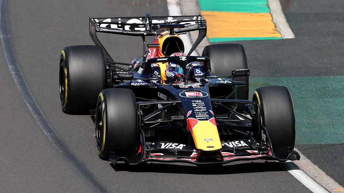 فرستابن يتعرض لحادث في الحصة الأولى من التجارب التأهيلية في أستراليا (فيديو)