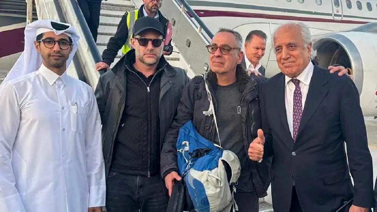 طالبان تفرج عن محتجز أمريكي وتسلمه لمبعوث ترامب