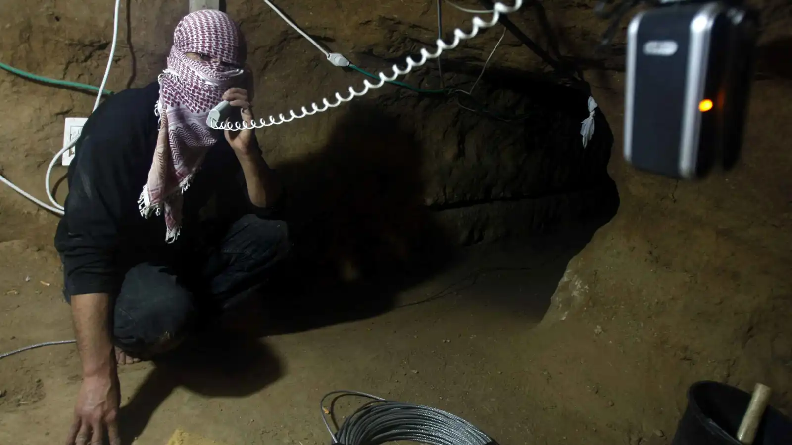 إطالة أمد الحرب.. ماذا وراء مشروع تدمير أنفاق غزة؟