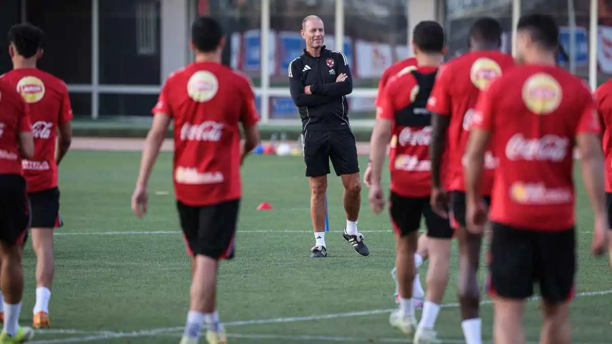 الرد أمام الزمالك.. توروب يوجه خطابًا ناريًّا للاعبي الأهلي المصري (فيديو)