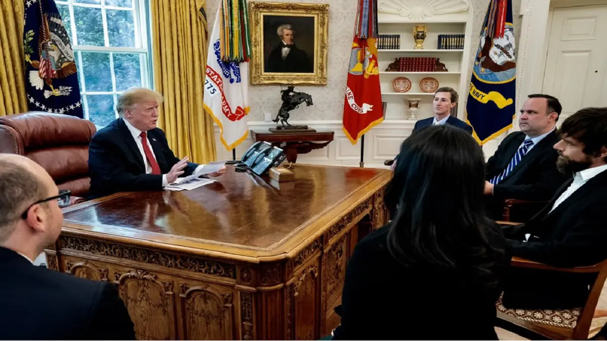 ترامب يشتكي "تراجع عدد متابعيه" في اجتماع بمدير تويتر