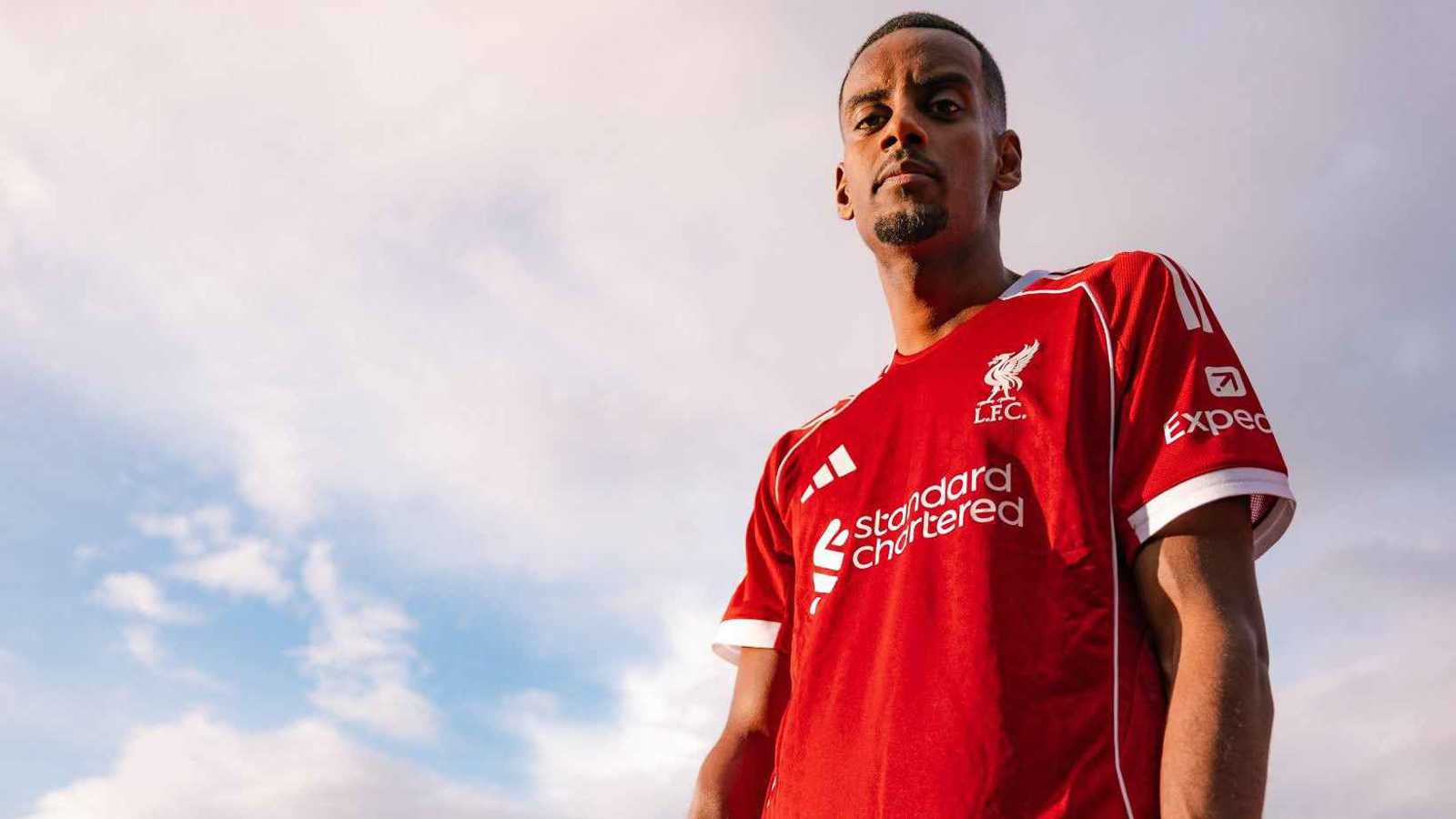 أسطورة ريال مدريد يشن هجوما حادا على ليفربول بسبب ألكسندر إيزاك