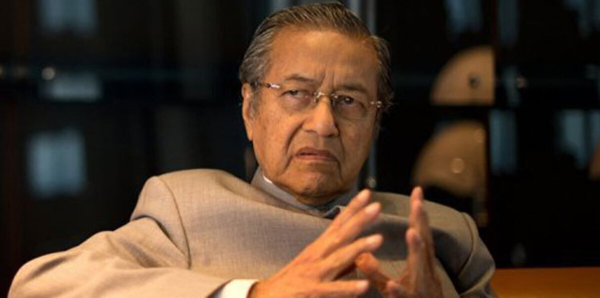 الشرطة الماليزية تستجوب رئيس الوزراء السابق مهاتير محمد