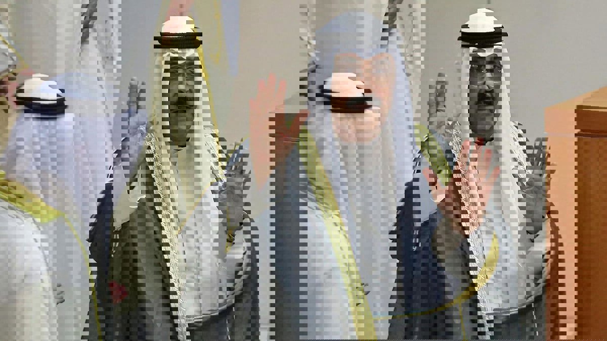 ولي عهد الكويت يلتقي بنواب سابقين مدانين بقضية "اقتحام مجلس الأمة"