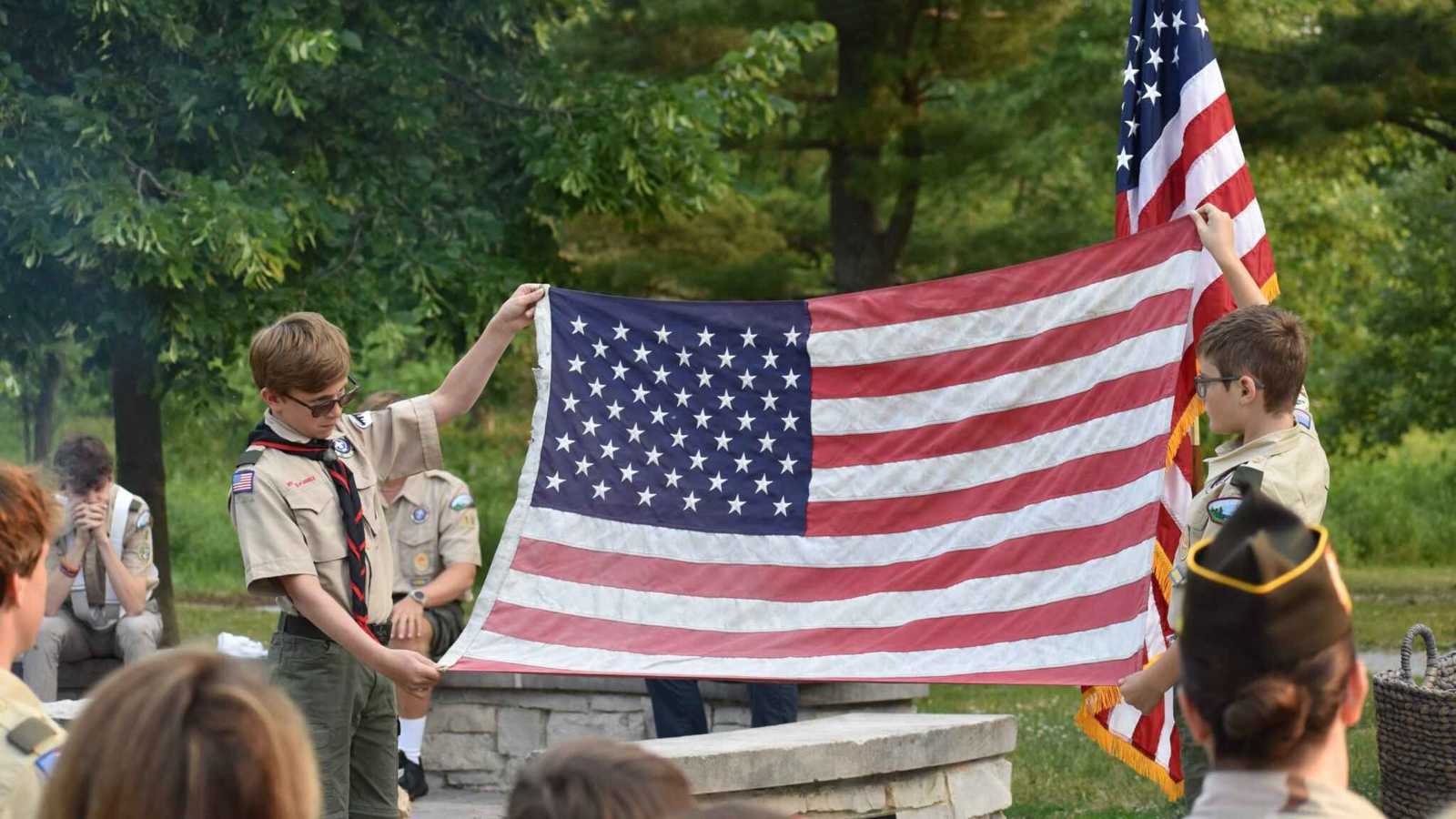 كشافة ينقذون رجلا مسنا ضائعا في برية كاليفورنيا