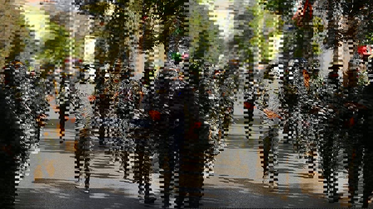 "الجهاد الإسلامي" ترفع صورا لقاسم سليماني خلال عرض عسكري في غزة (فيديو)