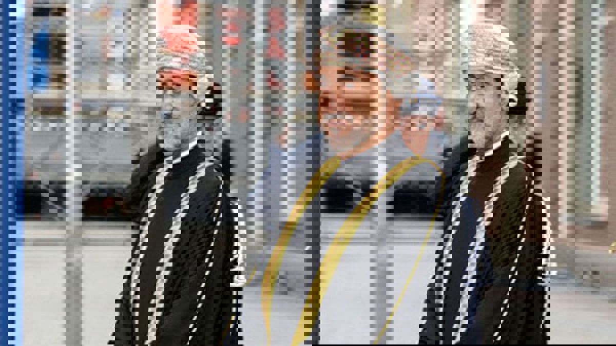 أول ظهور لهيثم بن طارق سلطان عمان الجديد (فيديو)