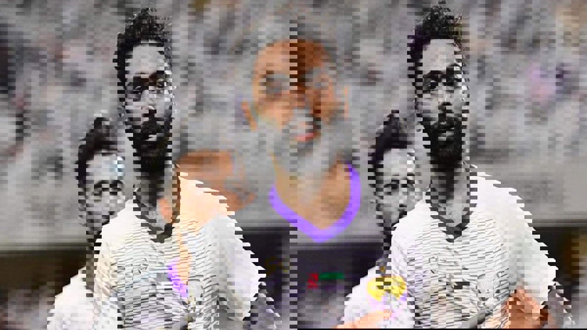 غانم الهاجري يدعم حسين الشحات لاعب العين الإماراتي ضد الانتقادات