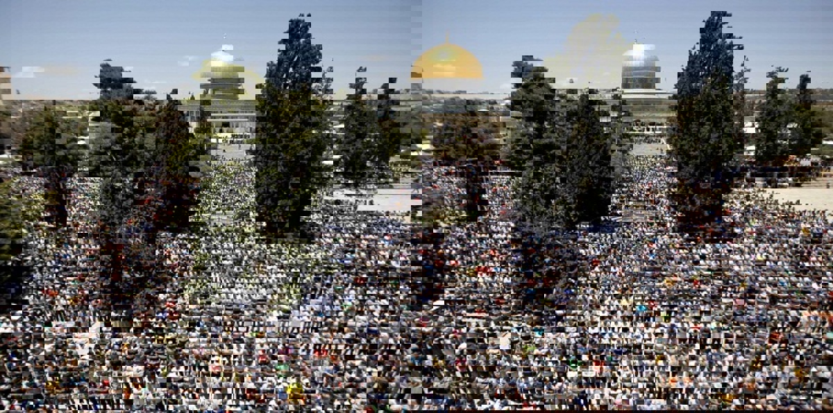 عشرات الآلاف يؤدون صلاة العيد في المسجد الأقصى‎